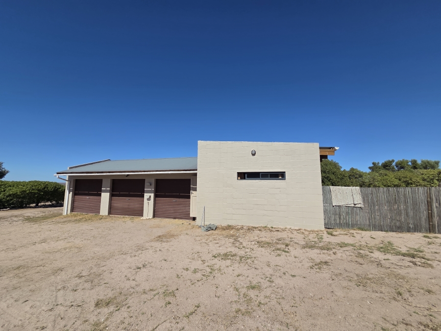 4 Bedroom Property for Sale in Trekoskraal Western Cape